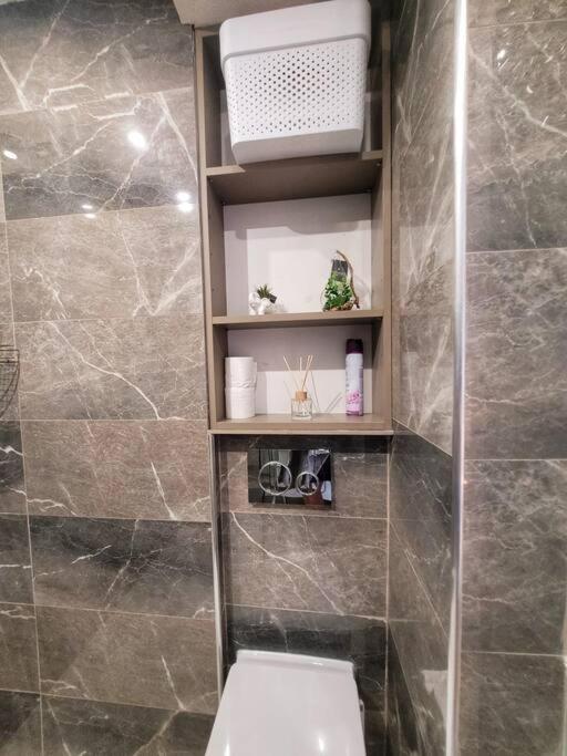 Love Room A Cannes - Appartement 25M2 Pour 2 Personnes Avec Un Jacuzzi Prive Exterior photo